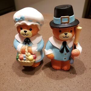 Vintage Enesco Thanksgiving Bears Salt & Pepper Shakers